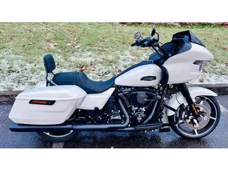 harley-davidson touring road glide 1923 2025 1923 cm3 | moto custom | 235 km | blanc | 77240 vert st denis