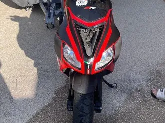 vends scooter aprilia sur 50 racing