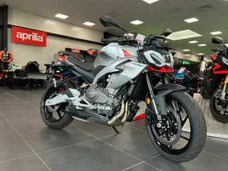 aprilia tuono 457 a2