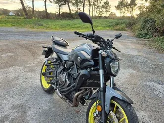 yamaha mt07 a2 - akrapovic