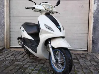 piaggio fly 125 cc pontinha e famões
