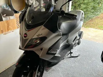 scooter aprillia 125