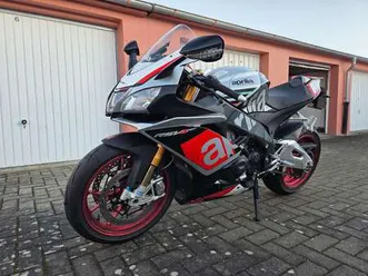 aprilia rsv4