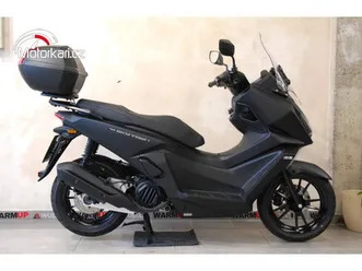 kymco sky town 125i - předváděcí stroj, dph, krásný stav
