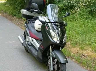 black-max-yamaha-250i