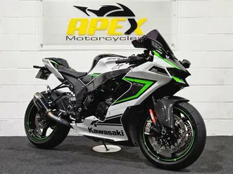 kawasaki ninja zx-10r full akrapovic exhaust! loaded with carbon! 1 owner! immaculate! 998 cc