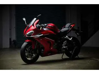 qj motor e5+, 70/35 kw, quickshifter, brembo brzdy, navigace