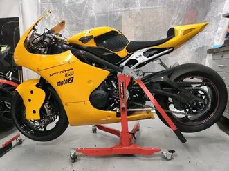 triumph daytona 765 rs moto2 cnc street triple racebike rennmoto