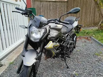 moto benelli bn125