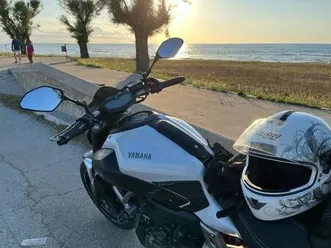 yamaha mt-07 sportiva bianco