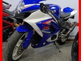 suzuki-gsxr-1000-incluso-passaggio-permute-rate