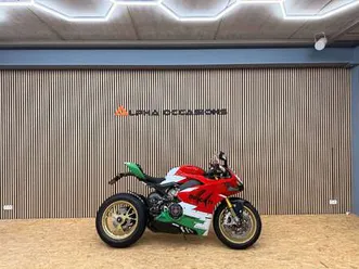 ducati panigale v4 s