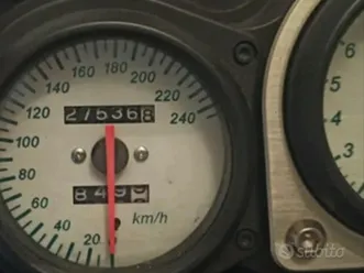 kawasaki zr7 brat style