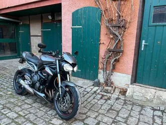 triumph street triple rs 765
