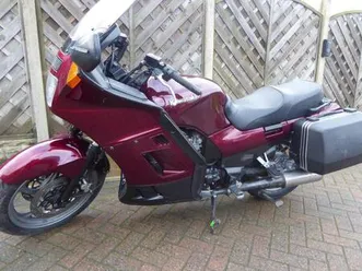 kawasaki gtr 1000 p reg low miles hard luggage paint work very good 1yrs mot