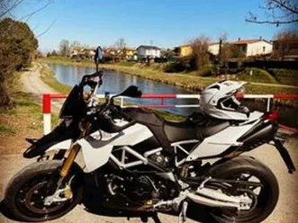 aprilia dorsoduro 1200