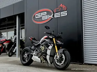 2022 ducati streetfighter v4 sp winter test