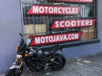 2015 yamaha fz-09 black/gray ,pipe ,upgrade seat & shock, very clean &