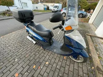 daelim ns 125 roller mit scheibe und topcase