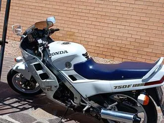 honda vfr 750 bianco
