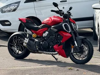 ducati diavel v4 / bj 23 /9973 km / topgepflegt!