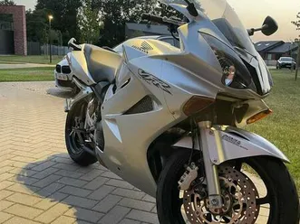 ② honda vfr 800 vtec