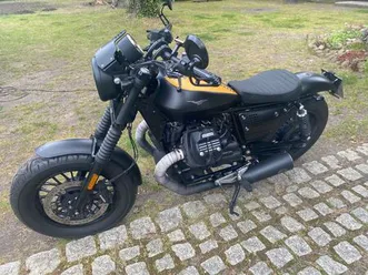 moto guzzi v9 bobber