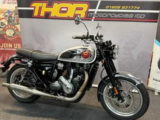 bsa goldstar legacy chrome 650 cc minter top of the range 1 owner £3750