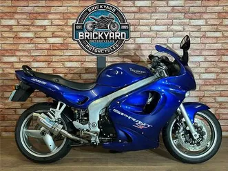 triumph sprint st 955