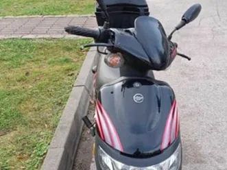 syndyk sprzeda skuter marki keeway hurricane, rok prod. 2012 ostróda