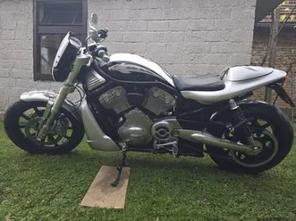 harley davidson v-rod - unikatna prerada - samo 8838km, 2005 god.