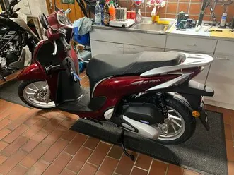 honda sh 125 mode candy red