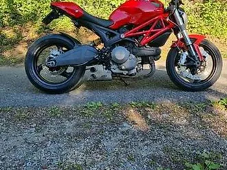ducati monstre 696