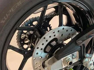 ducati panigale v4 lamborghini