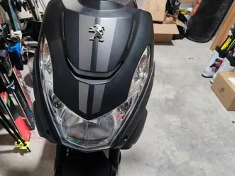 scooter peugeot street zone