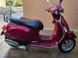 vespa gps 125