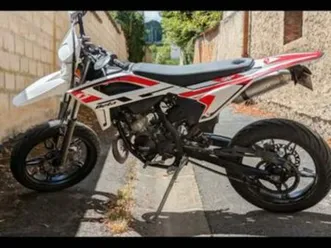 moto bêta super motard 2023
