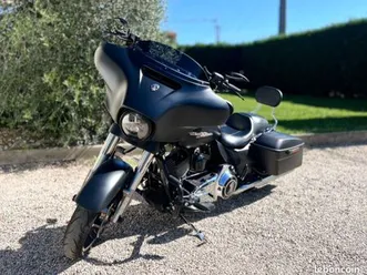 magnifique harley davidson street glide