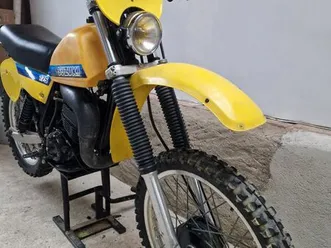 moto suzuki 175 pe