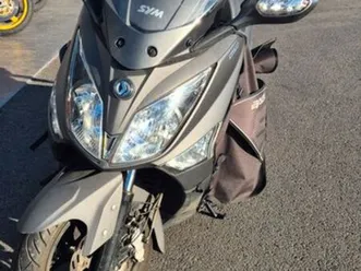 maxi scooter 300 cm3