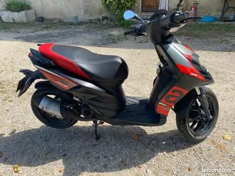 scooter aprilia sr motard