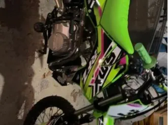 125 smx rfz comme neuve à débattre