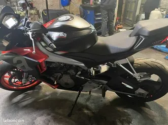 moto aprilia tuono 660