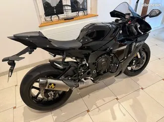 yamaha r1