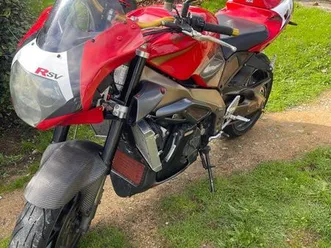 aprilia tuono 1000 rsv