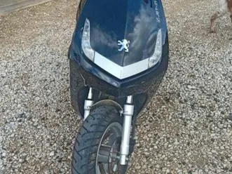 scooter peugeot vivacity 3 ■partie moteur neuf■pot polini ■vilebrequin ■piston segment neuf■courroie ■pneus ■galet variateur ■il ne reste que certains plastique