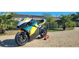 triumph street triple rs