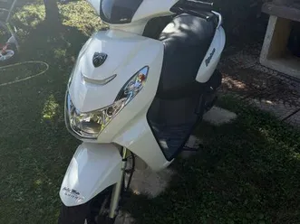 scooter peugeot kisbee 50 active 4t euro 5 - 2 588 km - première main