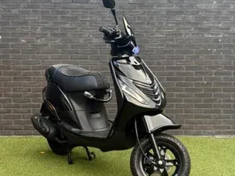 piaggio zip full option black on black — scooters | piaggio — marktplaats