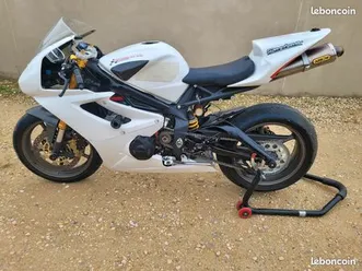 triumph daytona 675
